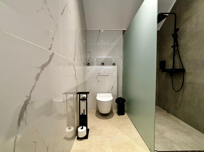 Bathroom 2, Pause Thermale Suites Deluxe et Spa Privatif, Liège