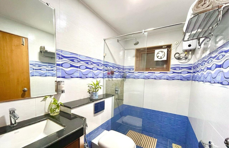 Bathroom 3, Beach Paradise Miramar Goa, North Goa