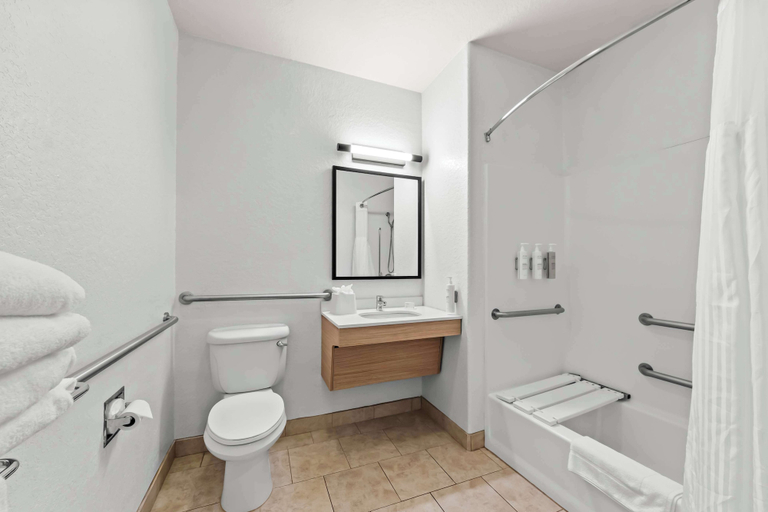 Bathroom 4, Spark by Hilton San Antonio near SeaWorld, Bexar