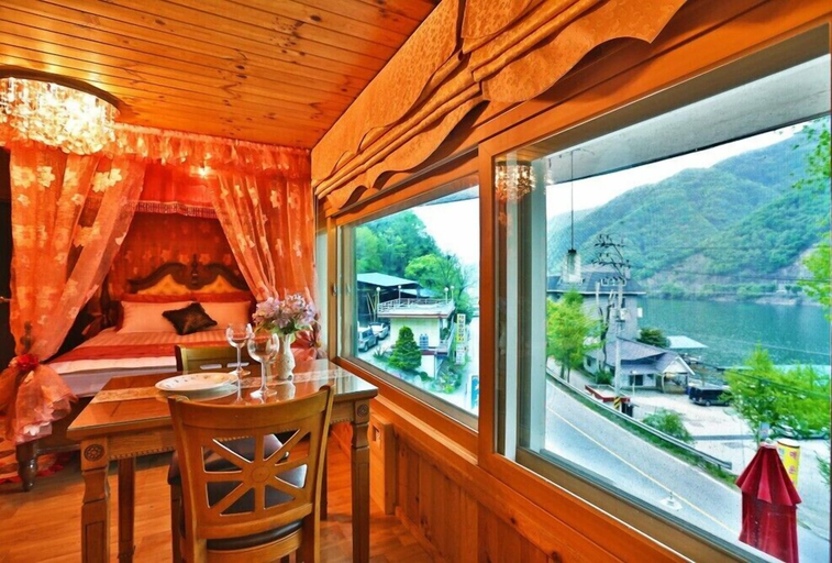 Bedroom 3, Cheungpungmyungwol Pension, Gapyeong