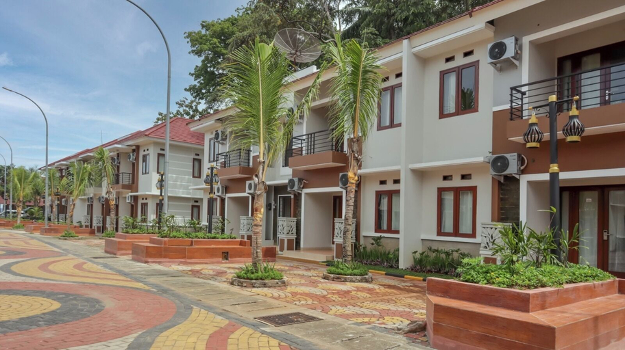 Exterior 2