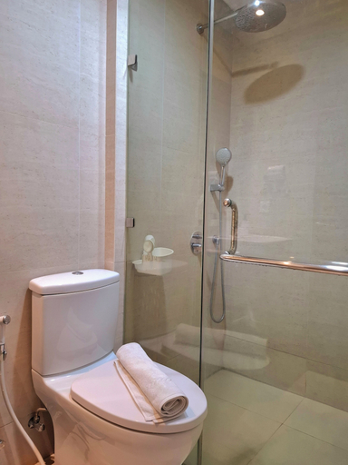 Bathroom 3, Gold Coast Apartment, North Jakarta
