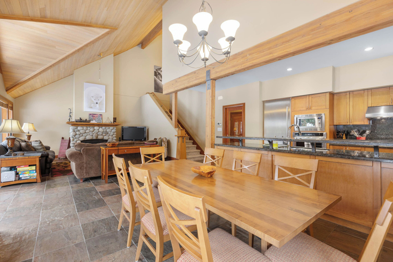 Food & Drinks 4, Montebello by Whistler Premier, Squamish-Lillooet