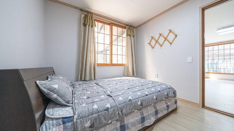 Bedroom 2, pu leun cho won ui jib, Gapyeong