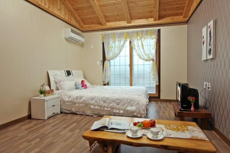 Bedroom 2, Bawii Pension, Geoje