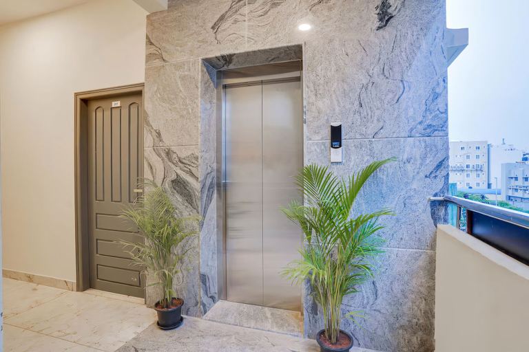 Bathroom, RG Suites HSR, Bangalore
