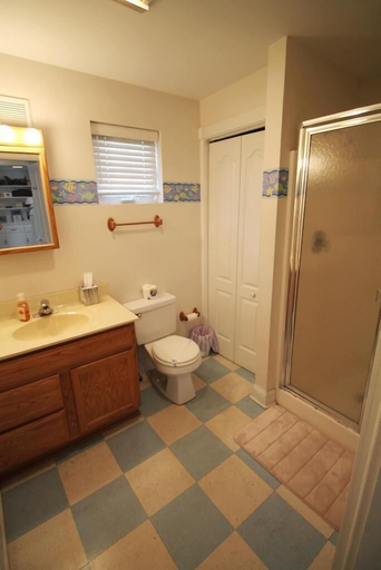 Bathroom 3, Delaware Avenue 16A, Sussex