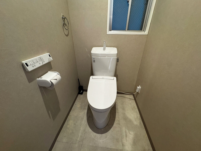 Bathroom 3, Yuhi, Osaka