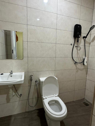 Bathroom 2, Sunshine Hotel, Jempol