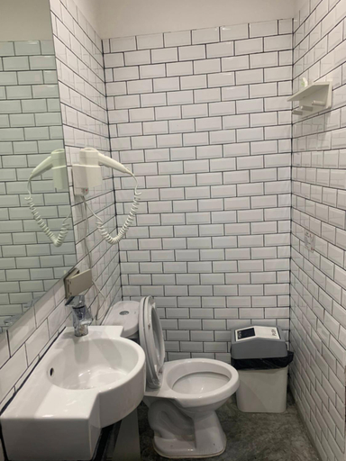 Bathroom 11