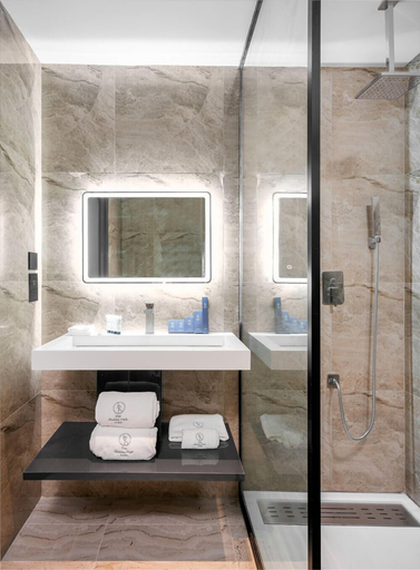 Bathroom 4, The Bickley Park Hotel, Eti-Osa