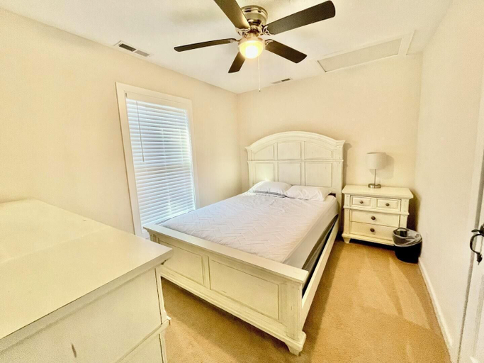 Bedroom 2, Lake Avenue 45, Sussex