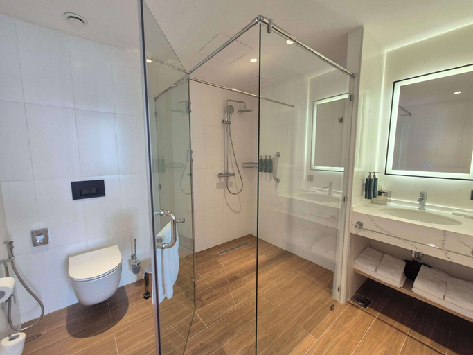Bathroom 4, Hilton Garden Inn Termez Airitom, Termiz