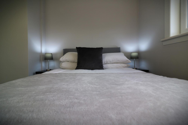 Room 4, Sunnyside House - Holytown, North Lanarkshire