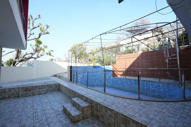 Private pool