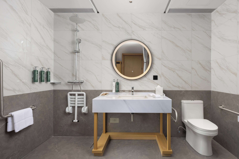 Bathroom 4, Hilton Garden Inn Zhoukou Huaiyang, Zhoukou