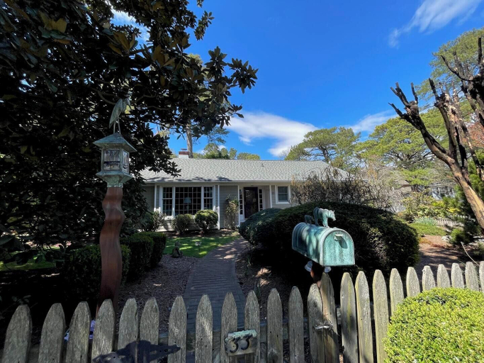 Exterior & Views 1, OAK Avenue 33, Sussex