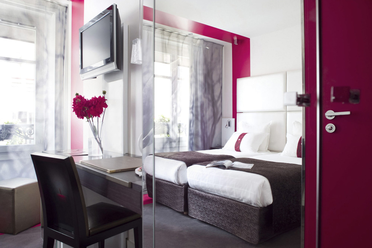 Bedroom 3, Grand Hotel Saint Michel, Paris
