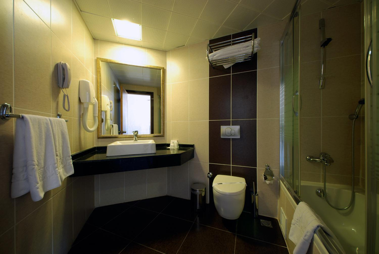 Bathroom 5, Pasa Beach Hotel - All Inclusive, Marmaris