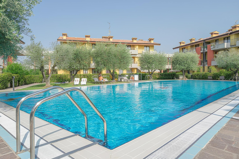 Sport & Beauty 4, Villaggio dei Fiori - App. Primula, Brescia