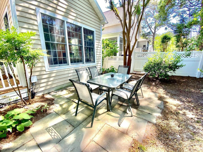 Others 5, Columbia Avenue 23, Sussex