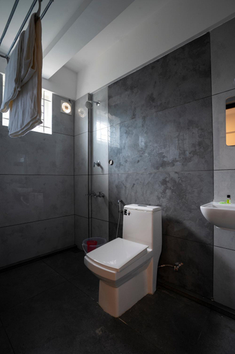 Bathroom 3, Sapphire Business Suites, Ernakulam