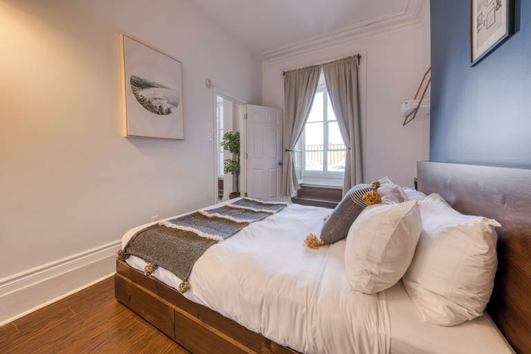 Bedroom 4, Remparts 2 Bed w Private terrace & sauna, Communauté-Urbaine-de-Québec