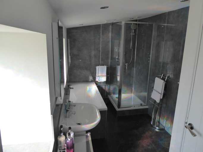 Bathroom 4, Dalnoid Cottages & Treehouses, Perthshire and Kinross
