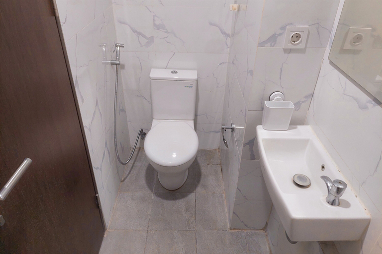 Bathroom 3, Good Studio Near Binus At Pacific Garden Apartment, Tangerang