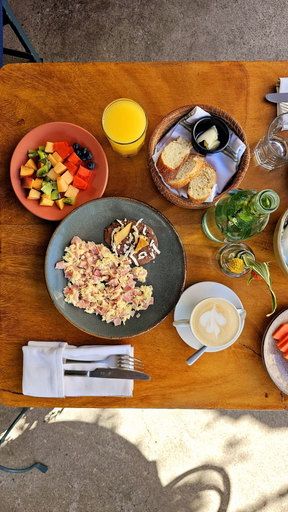 Food & Drinks, Hipódromo Condesa Apartments by VH, Mexico City