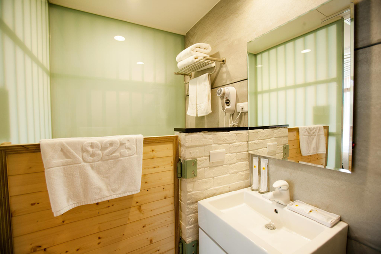 Bathroom 9