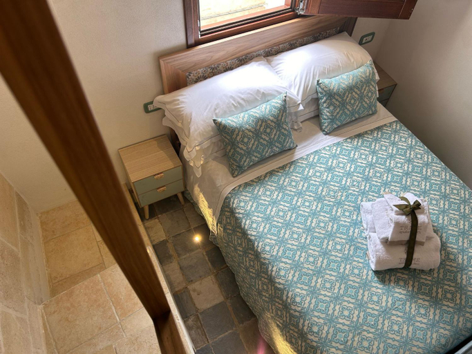 Bedroom 2, Trame Poesia di mare 2, Bari