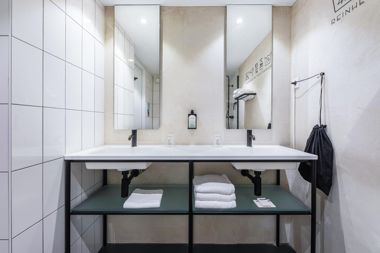 Bathroom 4, Hotel Gooiland, Hilversum