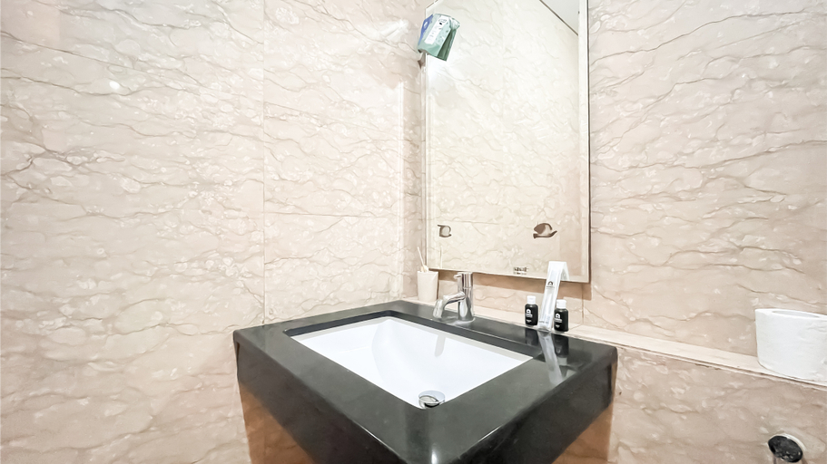 Bathroom 5, Well Designed 1BR Apartment L'Avenue Pancoran By Travelio, Jakarta Selatan