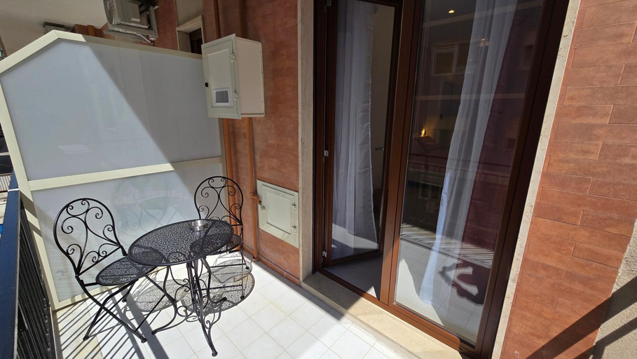 Others 5, Marieclaire B&B, Salerno