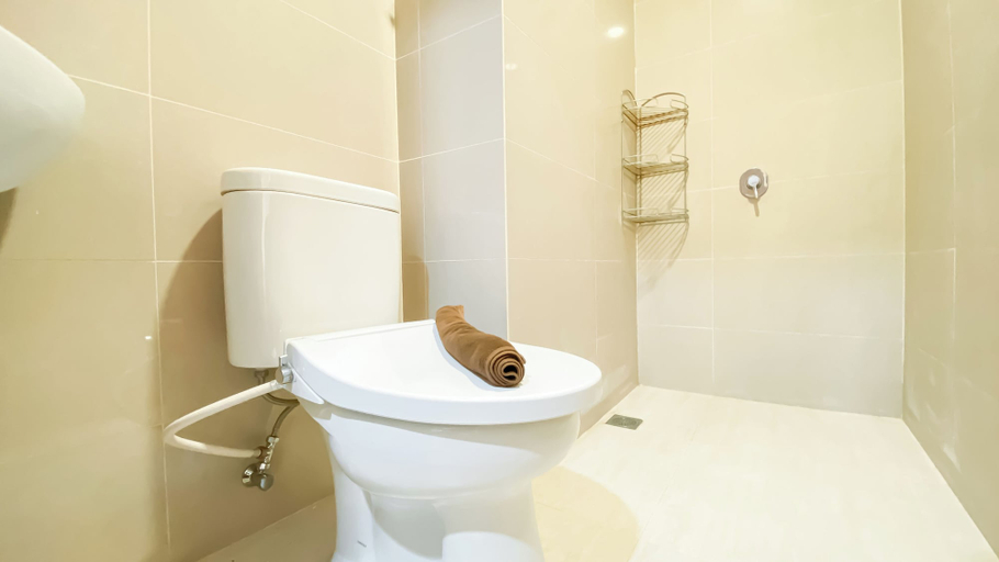 Bathroom, Fully Furnished 1Br Apartment B Residence, South Tangerang