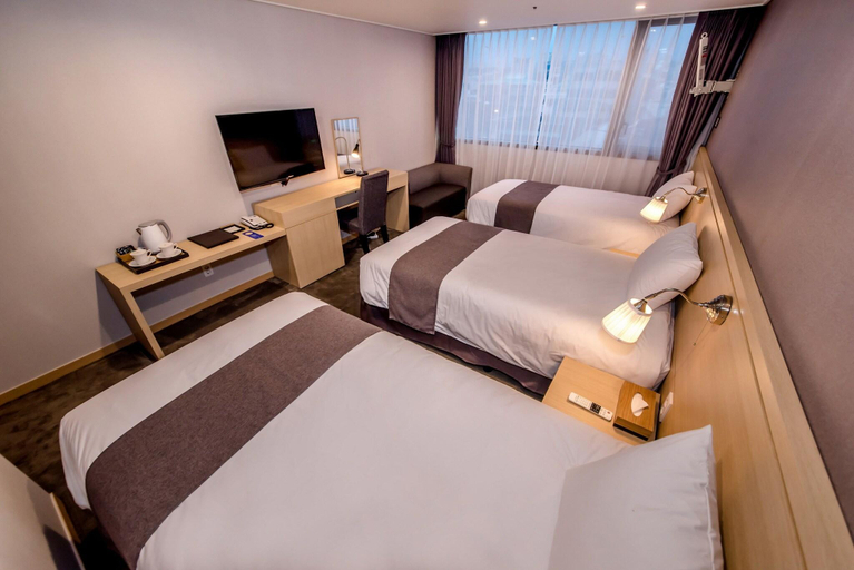 Bedroom 2, Hotel Shalom Jeju , Jeju