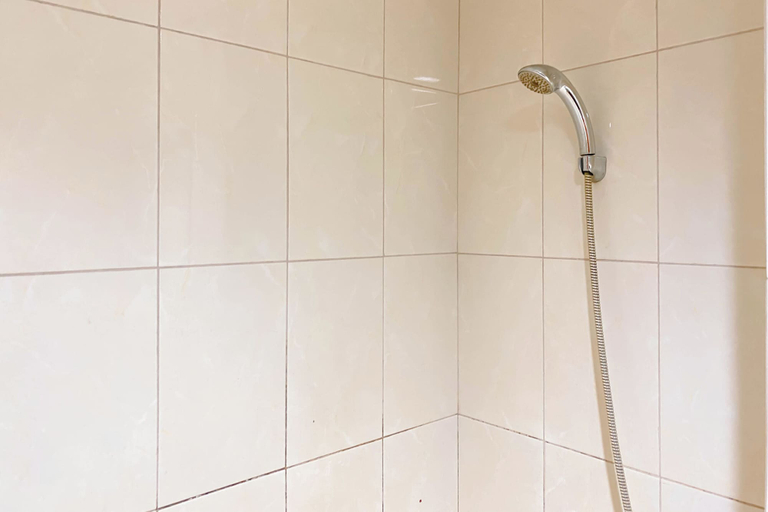 Bathroom 3, Minimalist 1Br Apartment At Vittoria Residence, Jakarta Barat