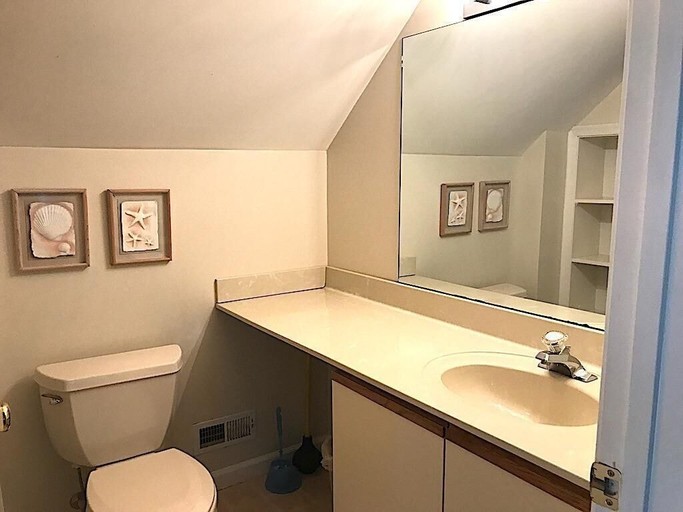 Bathroom 3, Dicinson Avenue 11B, Sussex