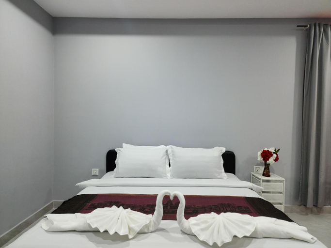 Bedroom 13