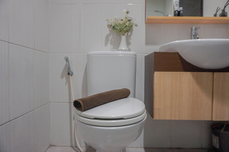 Bathroom 3, Comfortable Studio At Tamansari Semanggi Apartment, South Jakarta