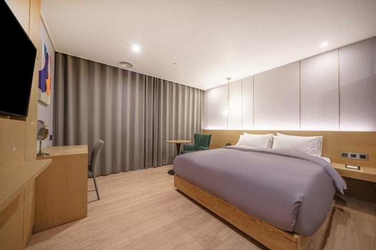 Bedroom 14