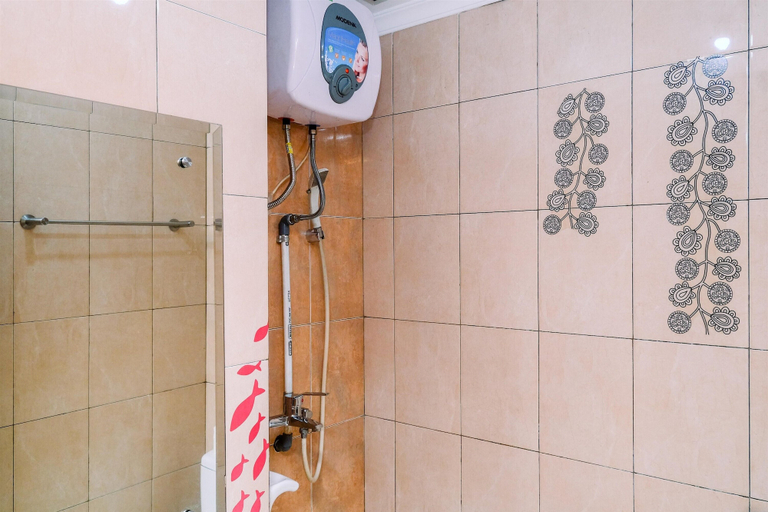Bathroom 3, Nice And Wonderful Studio At Margonda Residence 2 Apartment, Depok