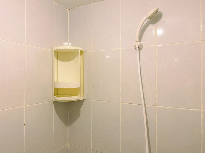 Bathroom 3, Serene Studio At 25Th Floor Apartment Tokyo Riverside Pik 2, Tangerang