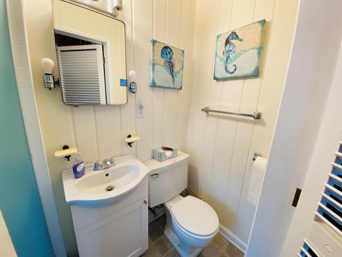 Bathroom 3, Brooklyn Avenue 30, Sussex
