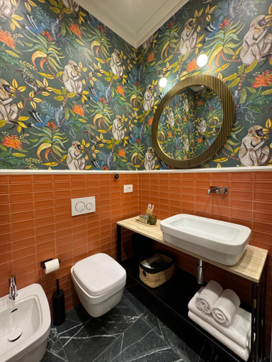 Bathroom 18