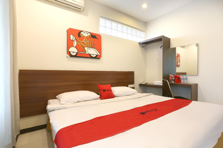 Bedroom 2, レッドドアーズ ニア ブラガ ストリート, Bandung