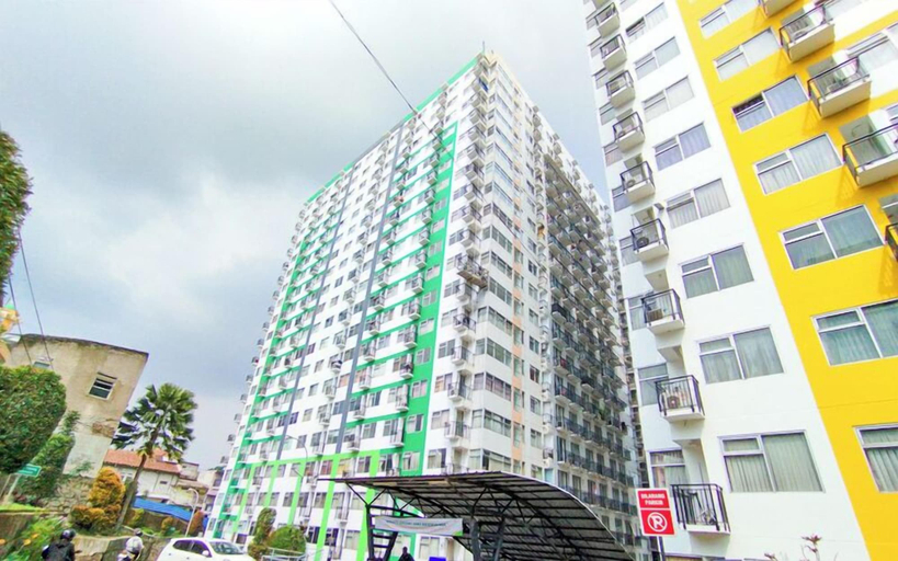 Exterior & Views, Compact Space 2Br At Jarrdin Cihampelas Apartment, Bandung