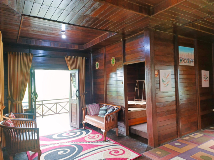 Villa Kayu Kabita dengan Bilyar dan Kolam Renang Luas