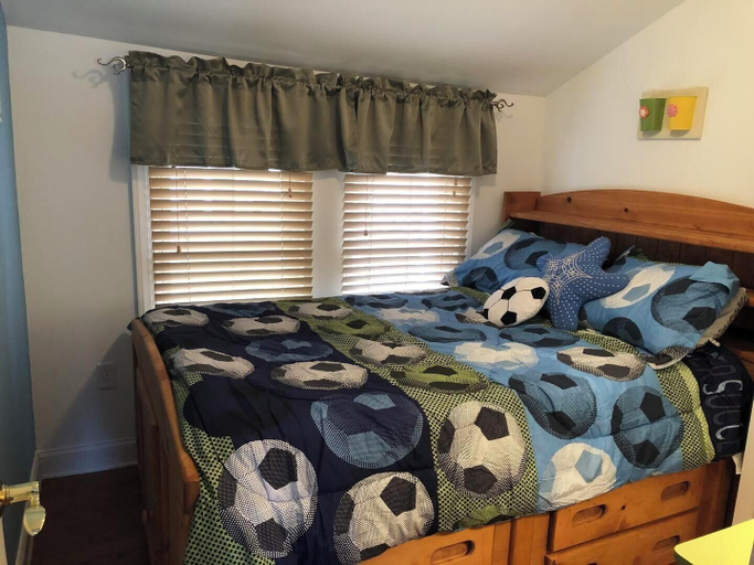 Bedroom 2, Laurel Street 201, Sussex
